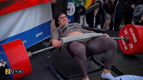 Дарья Плужникова устанавливает новый мировой рекорд! Ягодичный мост — 465 кг! 